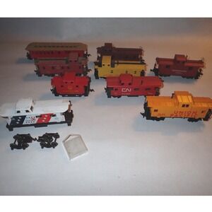 LOT HO Scale Model Railroad Caboose Cars Vintage Need Repair Parts